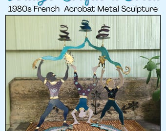 Scultura in metallo raffigurante un acrobata da circo, un'opera d'arte stravagante a forma di trota iridea, vintage, rara statuetta da collezione di arte popolare / Estetica circense francese 43x35 cm