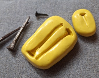 Rubber Craft Moulds - Ancient Nails - 35mm / 13mm size - great for jewellery, crafts, clay, resin and more