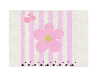 Tapete listrado com margaridas rosa | Tapete floral em tons pastel com detalhes de coração
