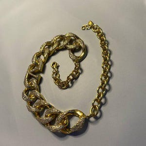 Collar con cadena de eslabones tipo curb con logo V dorado de Valentino imagen 2
