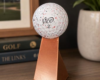 Supporto personalizzato per pallina da golf, porta pallina singolo, espositore per buca in uno, trofeo da golf, regalo per golfisti e appassionati di golf, ideale per la loro "tana"