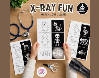 Könnte beinhalten: Ein druckbares Aktivitätsset mit dem Titel X-RAY FUN MATCH . CUT . LEARN mit schwarz-weißen Illustrationen von Tieren und Menschen neben ihren Skelettstrukturen, begleitet von einem blauen Stethoskop, einer Schere und einer schwarzen Taschenlampe.