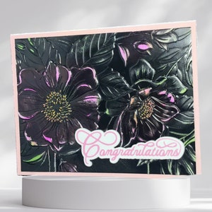 Carte de voeux florale noire irisée de félicitations pour les diplômés, les naissances, les mariages et les enterrements de vie de jeune fille