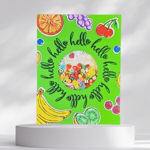 Tarjeta de felicitación divertida y juguetona llena de frutas para todas las ocasiones