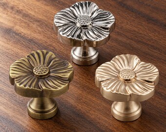 Tiradores florales para armarios, tiradores florales vintage para cajones, herrajes de latón antiguo, plata y oro para cómodas, armarios de cocina y vestidores.