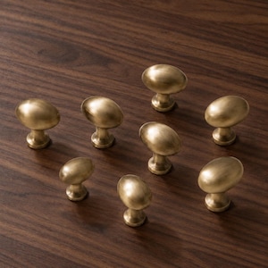 Oval Cabinet Knobs in Antique Brass Finish, Egg Shaped Drawer Pulls, Vintage Kitchen Cupboard Hardware, Dresser and Wardrobe Knobs, 3 Sizes