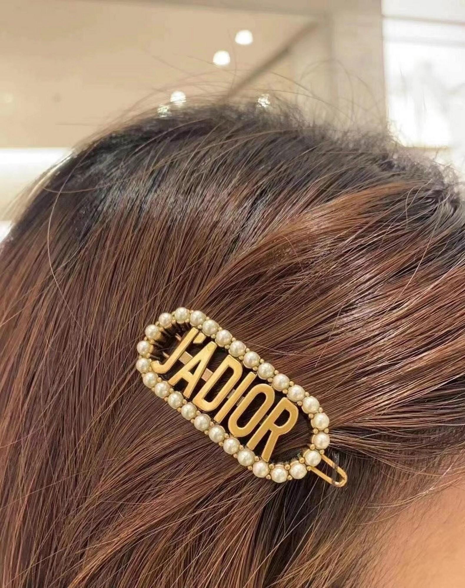 Chanel hair clip - Etsy 日本