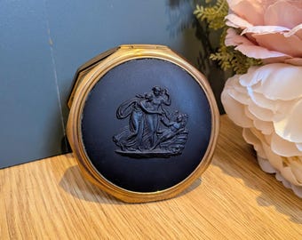 Wedgwood Black Basalt Jasperware Powder Compact van Stratton, convertible jaren 50