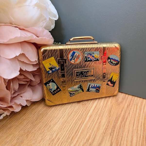 Kigu Powder Compact "Bon Voyage" Novelty Suitcase with Luggage Labels