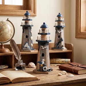 Faro de madera pintado a mano, figura náutica costera, adorno para casa de playa.