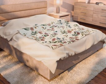 Vintage Wildflower Pattern Velveteen Plush Blanket | Pastel Floral Throw