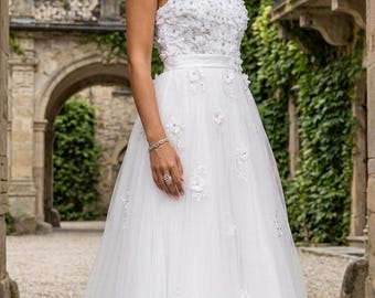 Robe de mariée princesse premium blanche et argentée Alfred Angelo, taille 40, neuve – Mariages féeriques Disney, robe de mariée en tulle et broderies florales