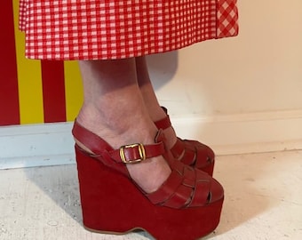 1970s 70s vintage red platform wedges by goody two shoes sz 8 sandals shoes clogs footwear disco glam party rare leather 1960s 60s mules