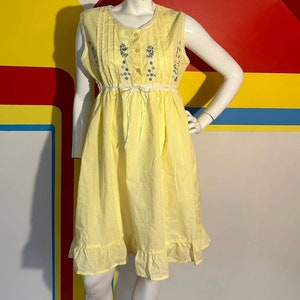 1970s 70s vintage yellow sun dress mini cottage core sz m L floral nightie lingerie empire cute pintuck house dress embroidery 1960s 60s