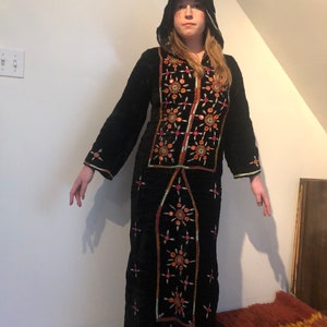 1970s 70s vintage black velvet embroidered caftan kaftan s 1960s 60s mirrors embroidery maxi dress hood gown sheath cult afghan hippie boho