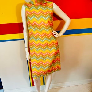 robe droite vintage à chevrons bonbon des années 1960 sz m image 7