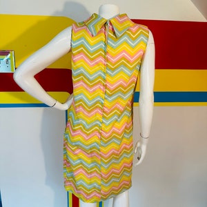 robe droite vintage à chevrons bonbon des années 1960 sz m image 6