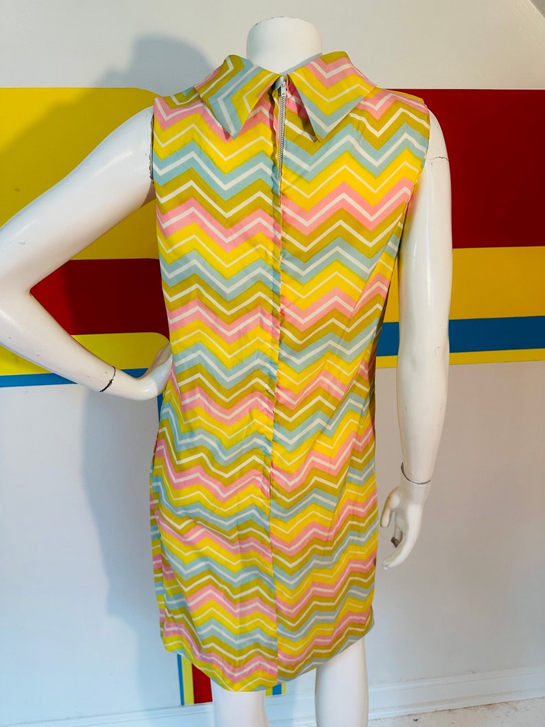 robe droite vintage à chevrons bonbon des années 1960 sz m image 4