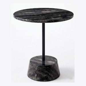 Mesa de pedra cinza