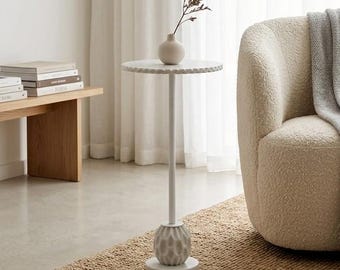 Uit steen gesneden tafel