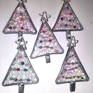 Stained glass Christmas tree with accents