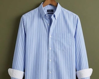 Camicia Oxford a righe azzurre, in misto lino e cotone, stile preppy business casual.