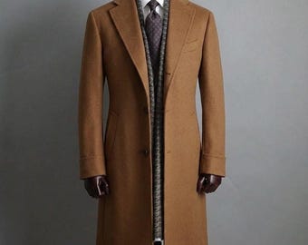 Cappotto lungo da uomo in misto lana color cammello / Vestibilità slim con revers a tacca