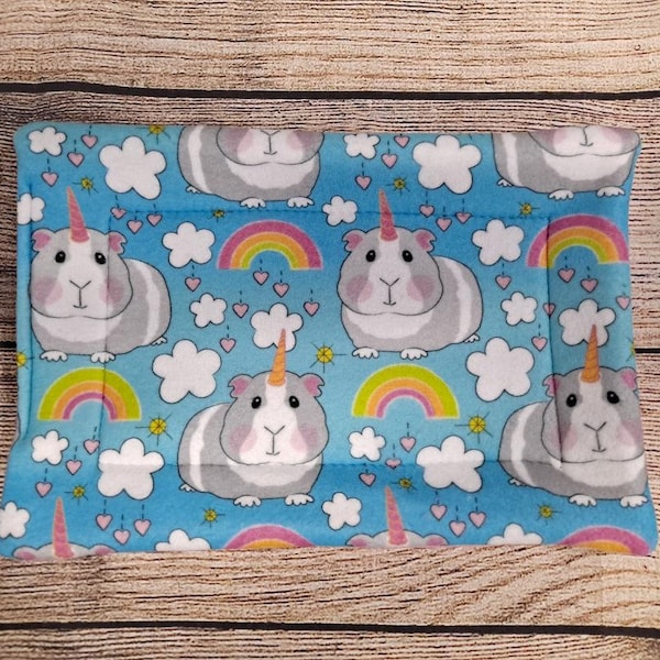 Set of 2 Guinea Pig Fleece Pee Pad 6"x9" Mystery fabric - Pee Pad - Potty Pad - Guinea Pig Potty Pad - Fleece Pad - Uhaul Pad - Liner