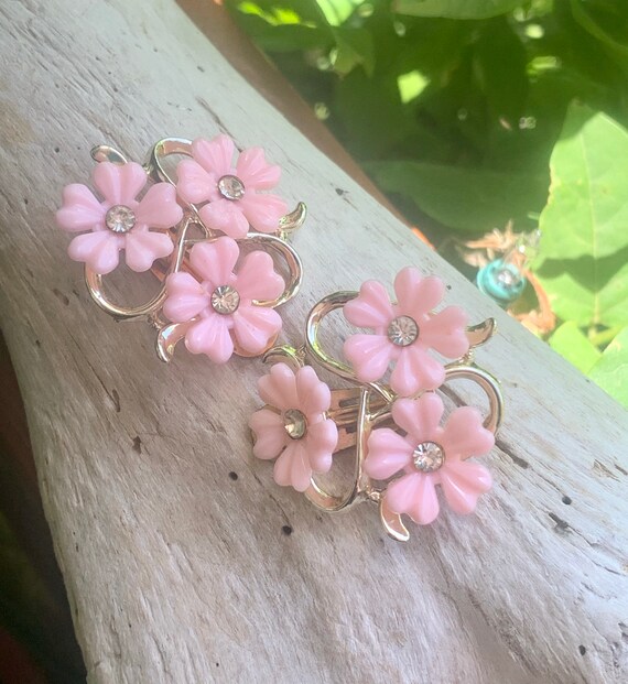 Vintage Pink Floral Earrings 1950 1960 Flower Ear… - image 5