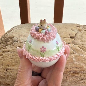 アイリッシュ　ドレスデン　アイルランド エッグ イースターバニー　フィギュリン Irish Dresden Egg - Etsy