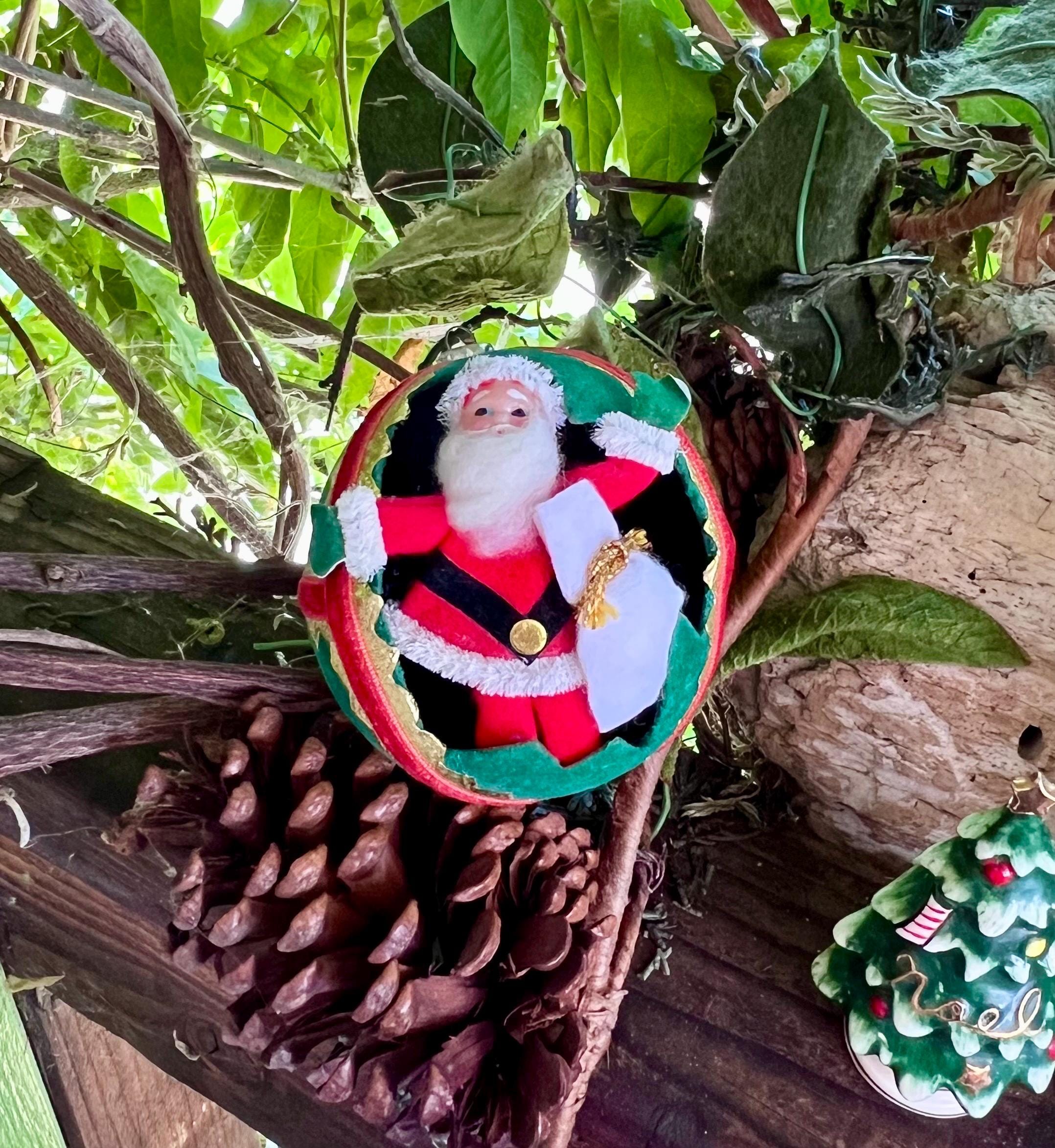 Vintage 1950 1960 Cracked Santa Diorama Ornament MCM Santa Toys