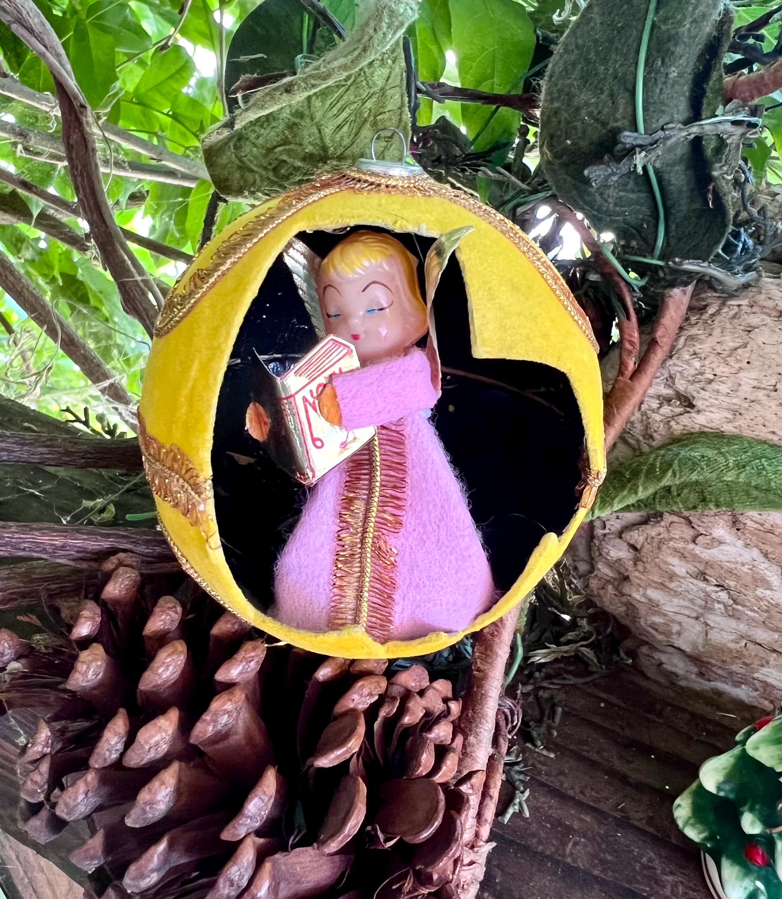 Vintage Cracked Angel Diorama Christmas Ornament 1950 1960 Angel