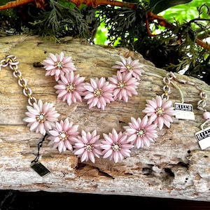 Vintage Pink CORO Daisy Demi Parure Necklace Choker Bracelet MCM 1950 1960 Plastic Floral  Retro Bride Bridal Set 2 Romantic Summer Jewelry
