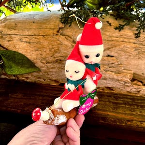 Vintage COMMODORE Snow Baby Babies Christmas Ornament 1950 1960 Pixie Felt Log Mushroom Merry Christmas Japan Retro Kitsch Decor Country Ch