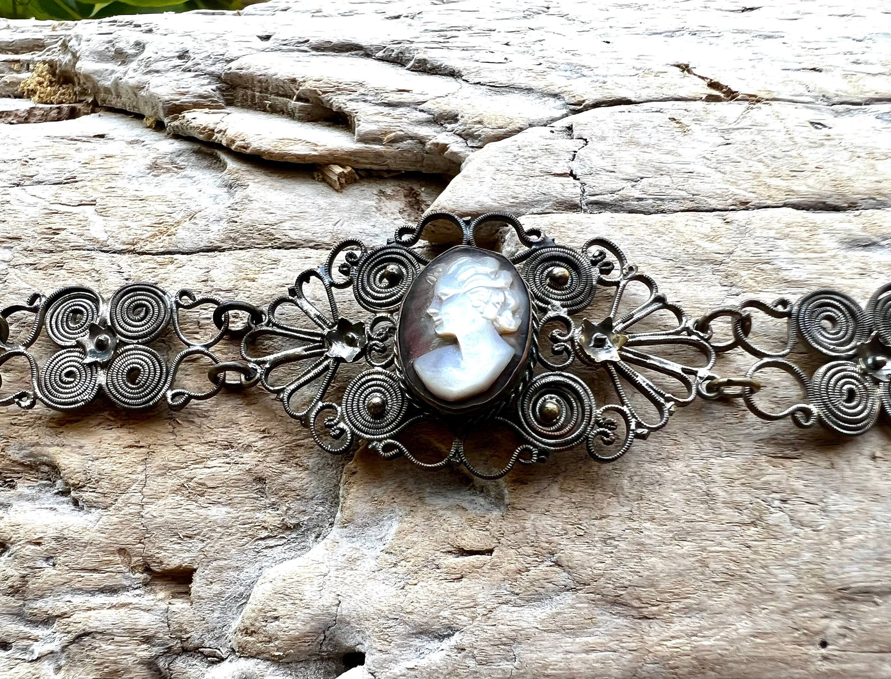 Vintage Victorian Cameo Bracelet Carved Shell Cameo Bracelet