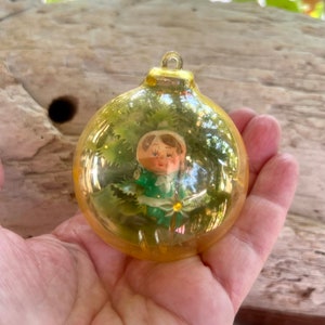 Adorno navideño vintage JewelBrite Elf Pixie de 1960 y 1970, diorama reflector MCM, estilo retro kitsch, elfo infantil, decoración para el Día de San Patricio.