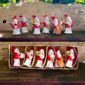 Figurina natalizia vintage Elf Pixie Band MCM 1940 1950 Ornamento musicale in bisquit Pixie, decorazioni natalizie kitsch retrò di metà secolo, set da 6 IOB