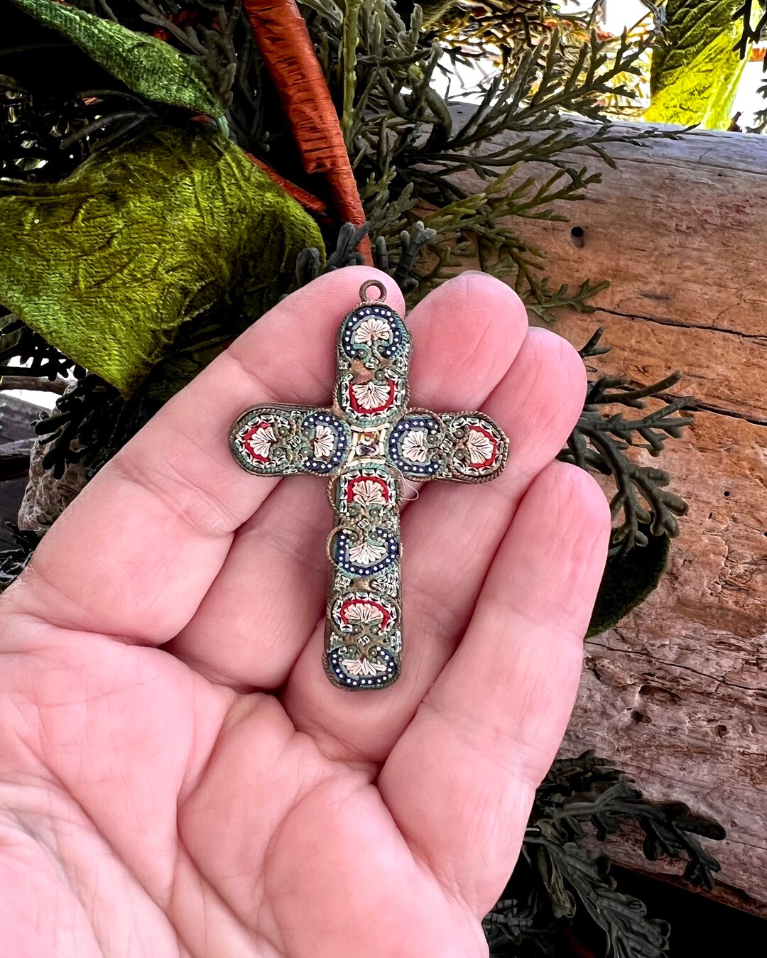 Pendentif Crucifix Vintage En Micro-mosaïque - Marque Stocker, Bronze, Occasion Très Bon état