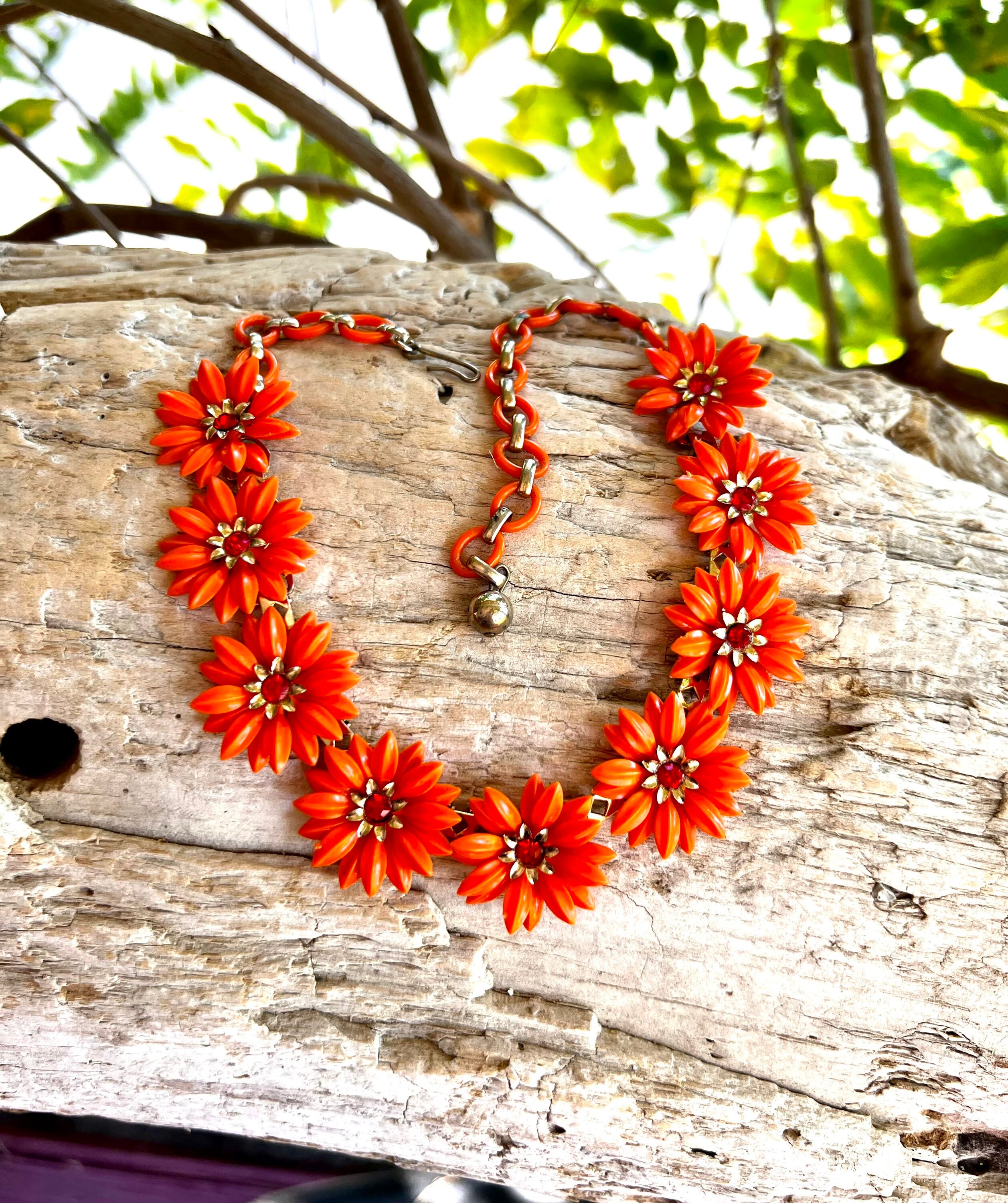 Vintage flower deals necklace