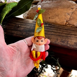 Vintage NAPCO Pointed Hat Elf Pixie Knee Hugger Christmas Ornament 1950 1960 MCM 8”Plastic Pixie Holly Leaves Retro Kitsch Holiday Decor