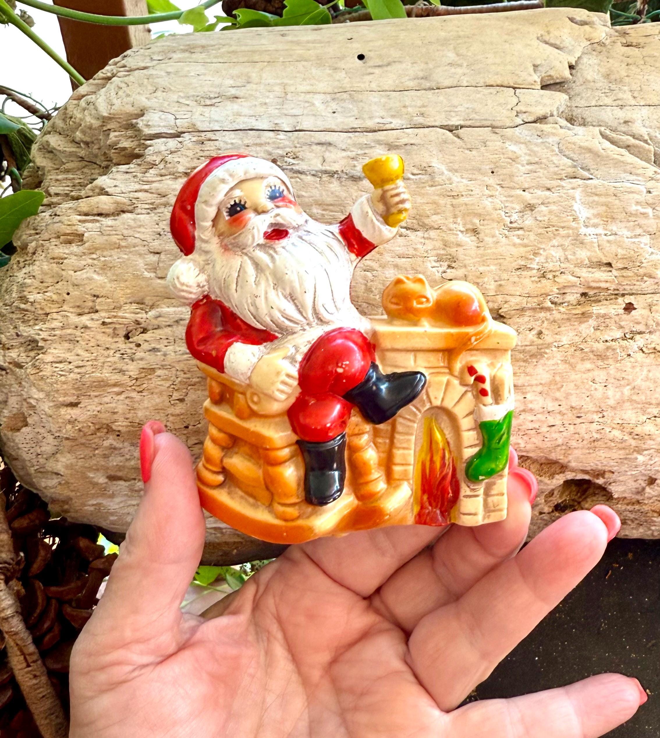 【まーちゃんさま】antique santa ❀ 古い時代の背の低い サンタさん Vintage Plastic Santa Fireplace Christmas Ornament 1960 1970 Japan