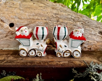 Candelabro navideño vintage de 1950 con forma de tren de Papá Noel. Candelabro MCM de mediados de siglo. Holt Howard Relpo Napco Lego? Juego de decoración retro kitsch. 2 unidades.