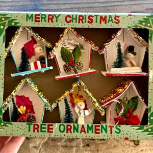 Adorno navideño vintage de malla para casa de diorama, MCM 1940-1950, de algodón hilado, con forma de ángel, muñeco de nieve, bastón de caramelo, acebo y bayas, juego de decoración retro, 6 unidades (IOB)