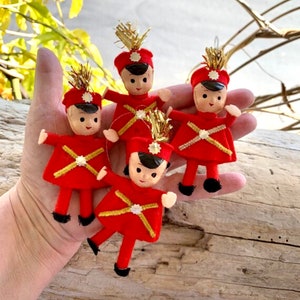 Vintage Pappmaché Leksakssoldat Julgransprydnad 1940 1950 Komposit Leksakssoldat Nötknäppare Filt Japan Retro Kitsch Dekor Set 4