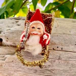 Vintage Weihnachtsmann Weihnachtsschmuck Putz Santa Schlitten Ornament Glitzer Karton 1940 1950 Shiny Brite Weihnachtsmann Brush Baum Retro Kitsch RAR Bild 1