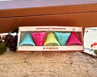 Vintage Jewelbrite Sugar Bell Christmas Ornament 1960 1970  display picture 1