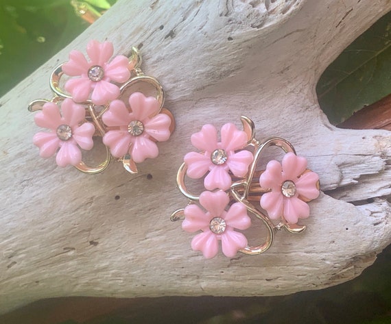 Vintage Pink Floral Earrings 1950 1960 Flower Ear… - image 1