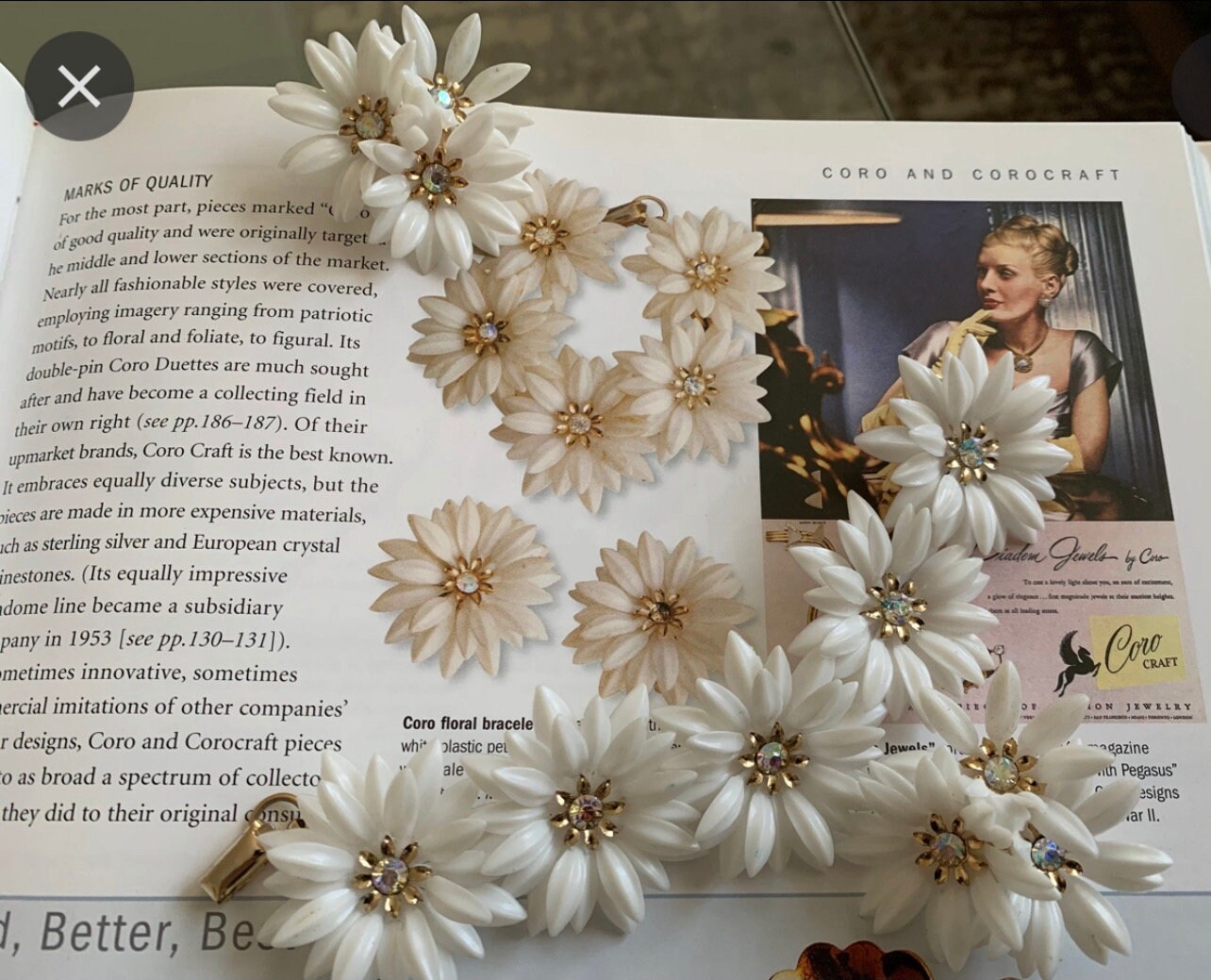 Vintage CORO White Daisy Bracelet 1950 1960 Retro Plastic