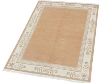 Traditioneller handgeknüpfter Teppich