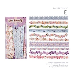 Pode incluir: Um conjunto de fitas de papel decorativas Lace Butterfly com v&aacute;rios padr&otilde;es de borboletas e flores em tons de azul, verde, rosa e roxo. A embalagem exibe o texto Lace Butterfly E e indica dimens&otilde;es de 1 cm por 15 cm.